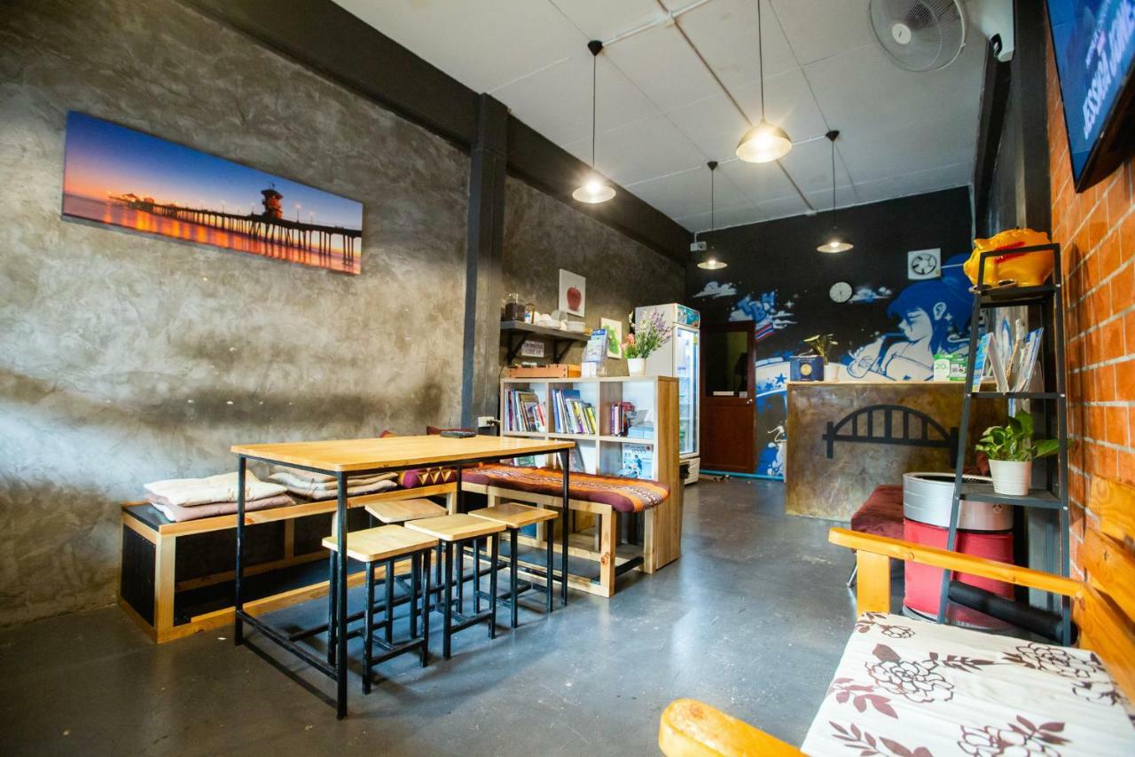 The Bridge Hostel 방콕 외부 사진